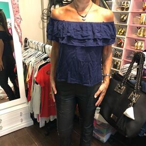 ❤️❤️❤️4/$15NEW Blue Off the shoulder top.Size S